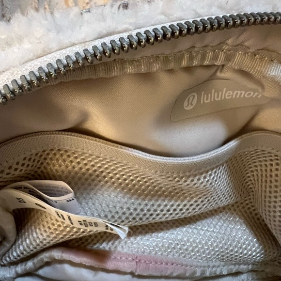 Authentic Lulu Lemon  Sherpa everywhere belt bag , with bunny design . - Picture 3 of 9